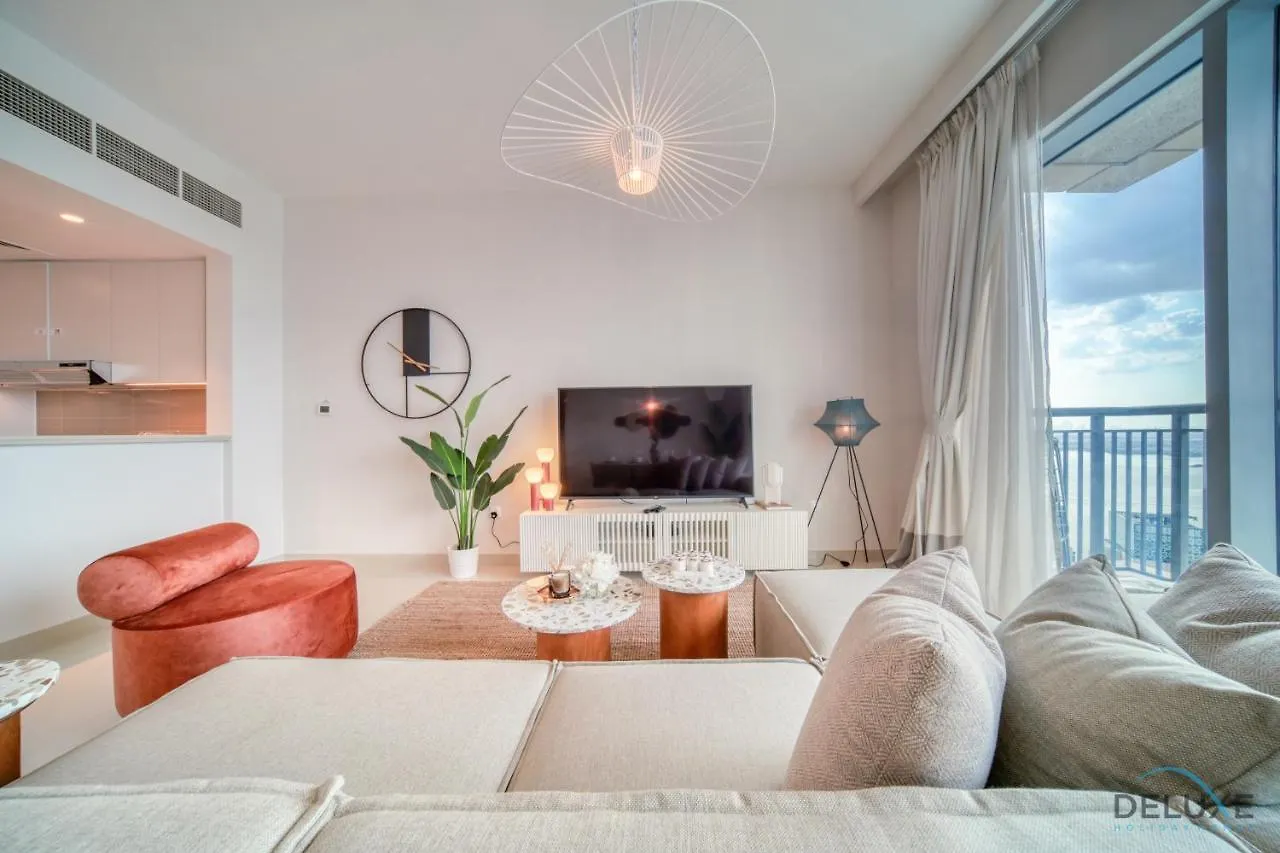 Distinguished 3Br With Assistants Room At Harbour Views Tower 1 By Deluxe Holiday Homes contacts