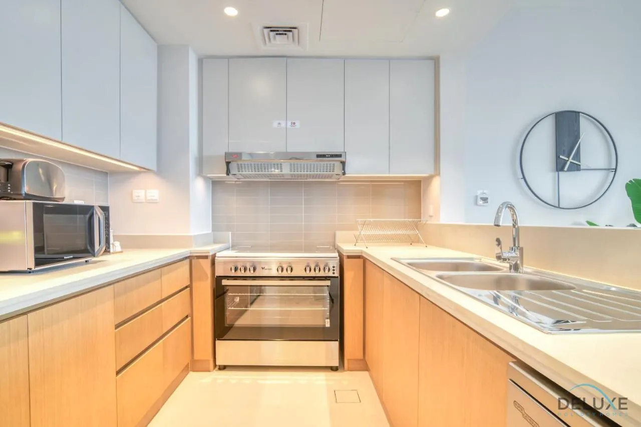 Apartment Distinguished 3Br With Assistants Room At Harbour Views Tower 1 By Deluxe Holiday Homes Dubai