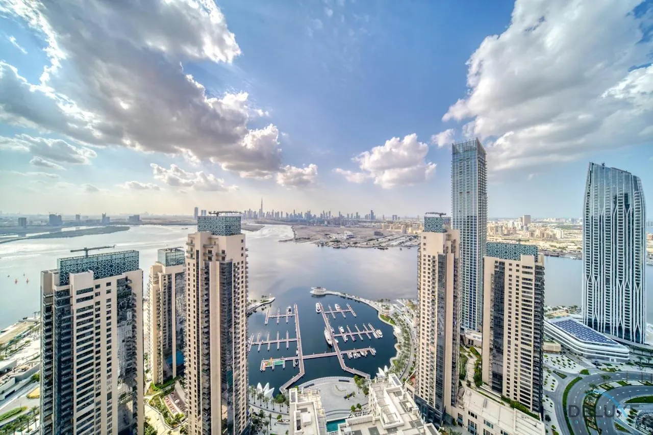 Distinguished 3Br With Assistants Room At Harbour Views Tower 1 By Deluxe Holiday Homes Dubai