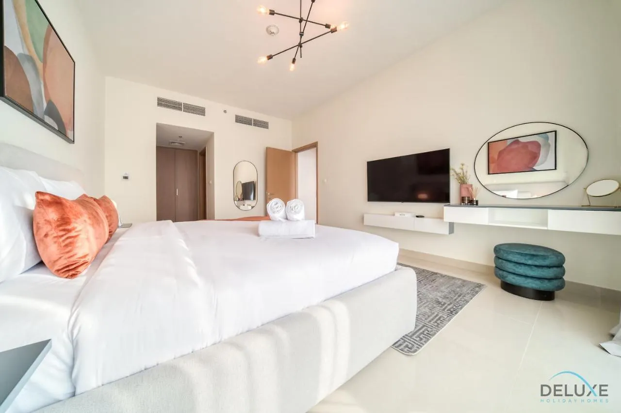 Distinguished 3Br With Assistants Room At Harbour Views Tower 1 By Deluxe Holiday Homes Dubai United Arab Emirates