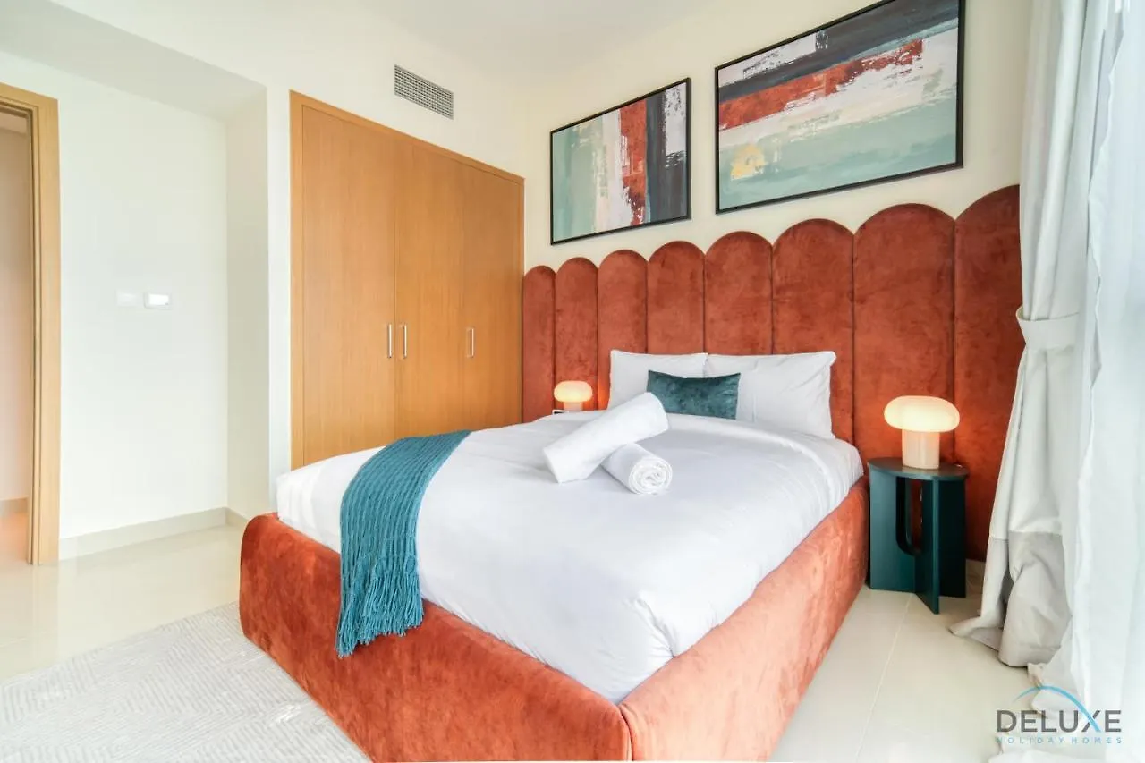 Distinguished 3Br With Assistants Room At Harbour Views Tower 1 By Deluxe Holiday Homes Dubai
