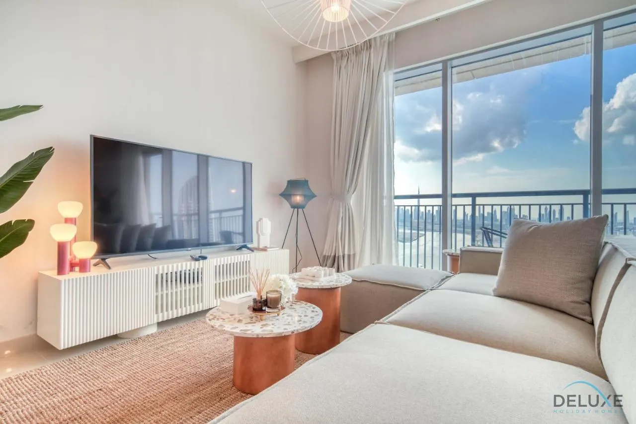 Distinguished 3Br With Assistants Room At Harbour Views Tower 1 By Deluxe Holiday Homes Dubai