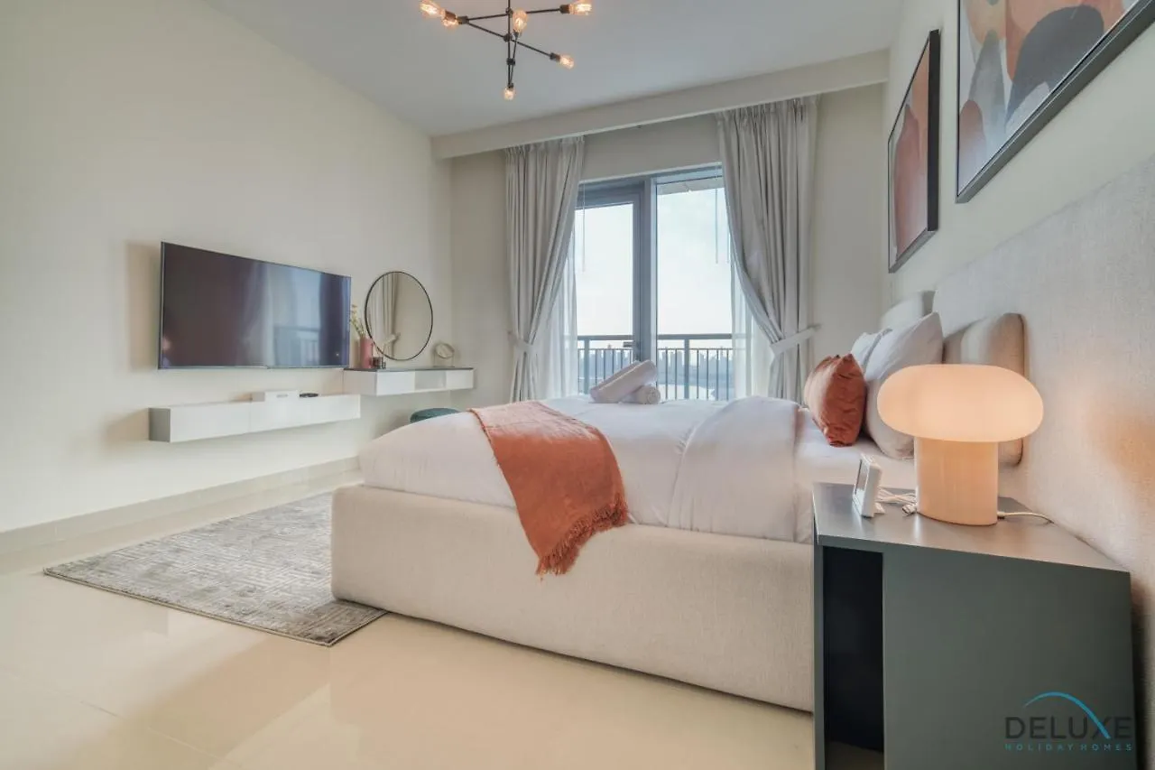 Distinguished 3Br With Assistants Room At Harbour Views Tower 1 By Deluxe Holiday Homes Dubai