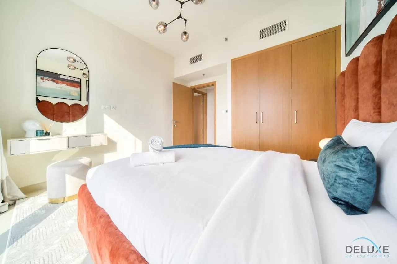 Distinguished 3Br With Assistants Room At Harbour Views Tower 1 By Deluxe Holiday Homes Dubai United Arab Emirates