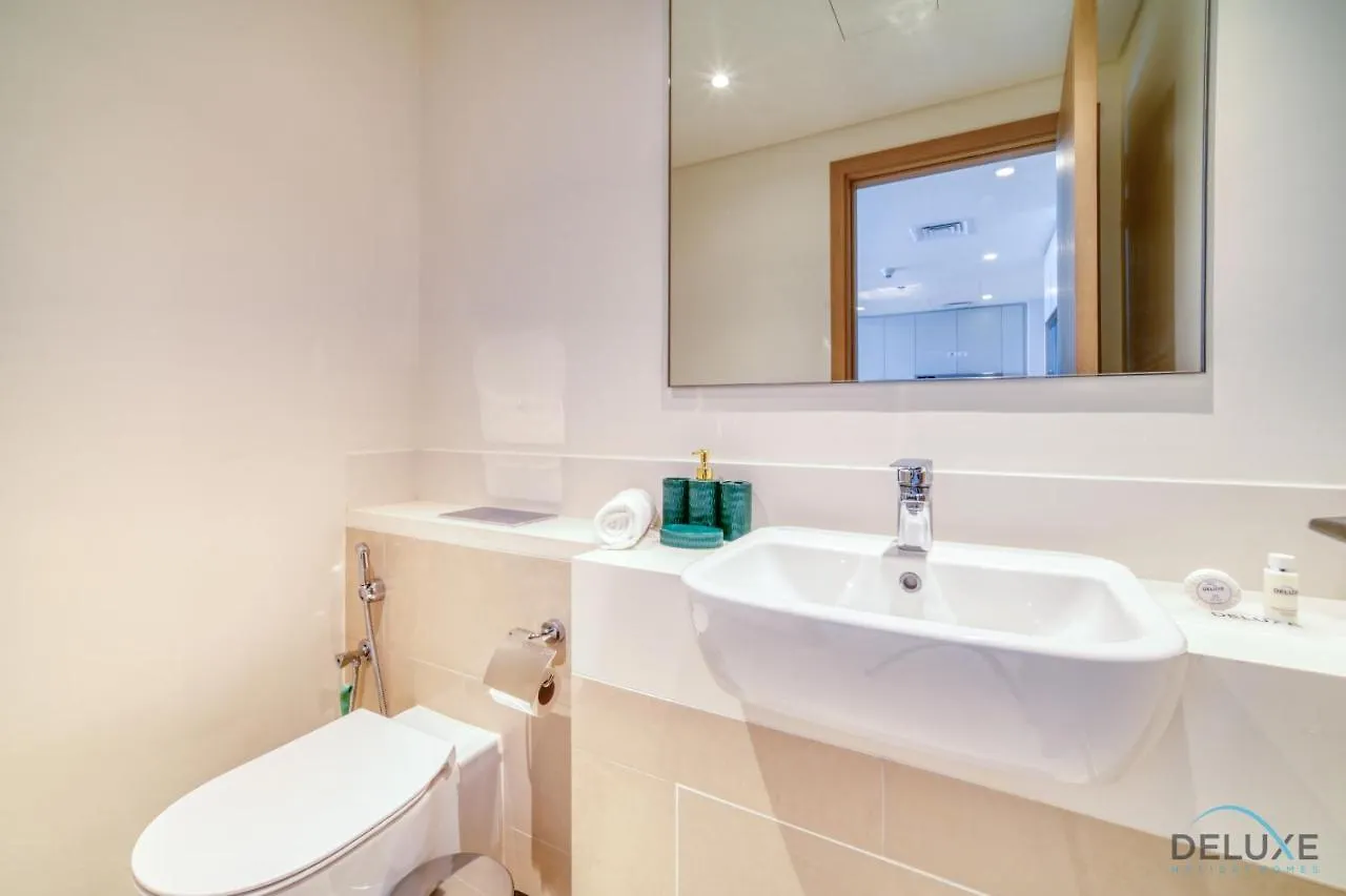 Distinguished 3Br With Assistants Room At Harbour Views Tower 1 By Deluxe Holiday Homes 두바이