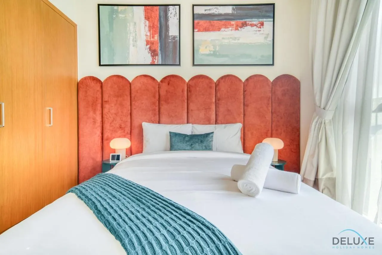 Distinguished 3Br With Assistants Room At Harbour Views Tower 1 By Deluxe Holiday Homes 두바이 아파트