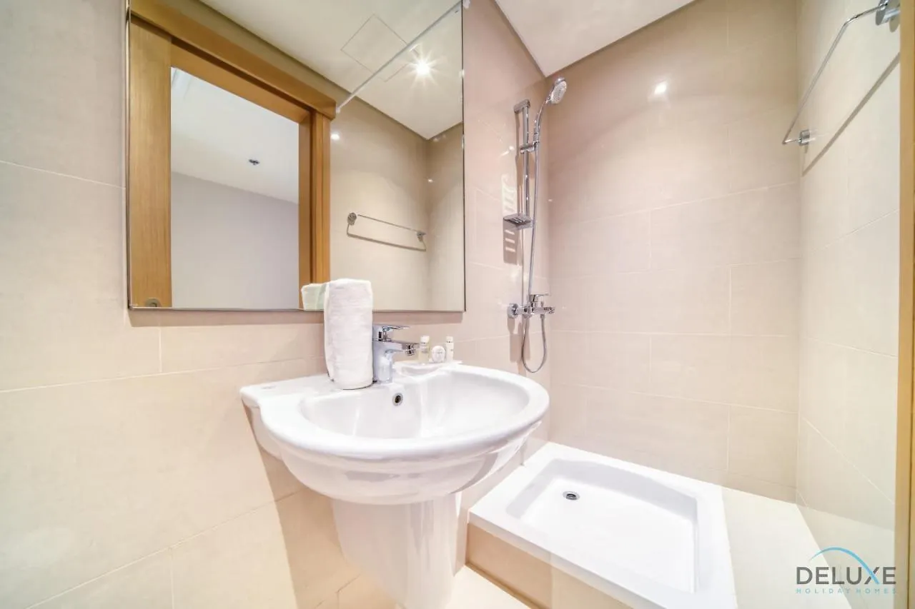 아파트 Distinguished 3Br With Assistants Room At Harbour Views Tower 1 By Deluxe Holiday Homes 두바이